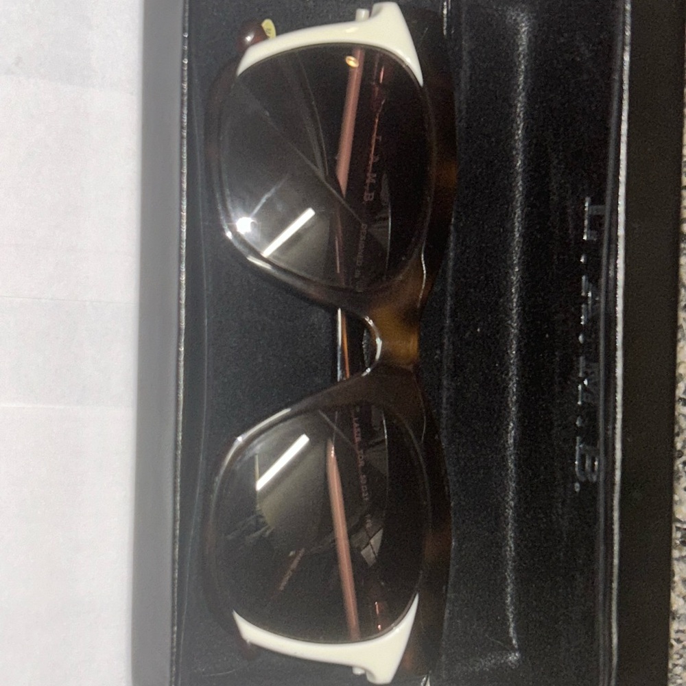 Gwen Stefani L.A.M.B. 
Stylish Tortoise Shell Sunglasses - Picture 9 of 10